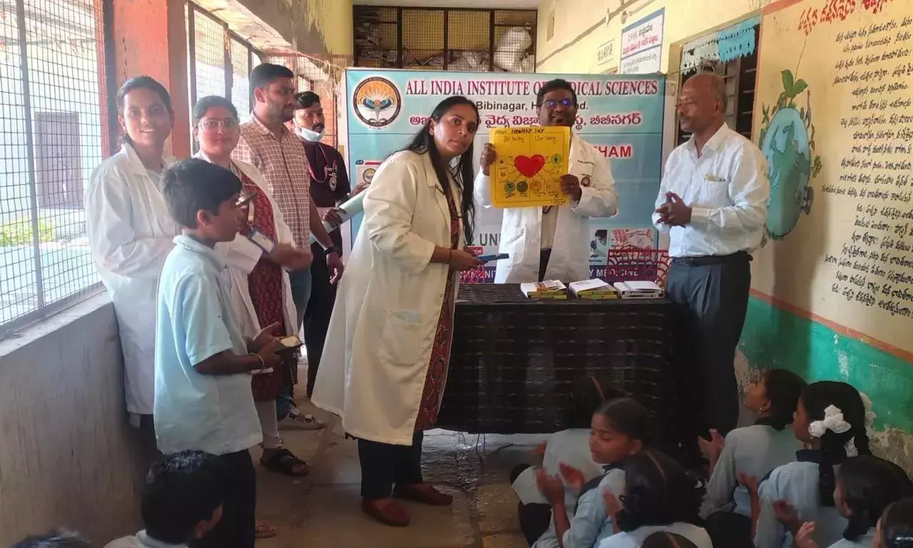 Telangana: एम्स शिविर में जांच किए गए एक-तिहाई छात्रों में खून की कमी पाई गई