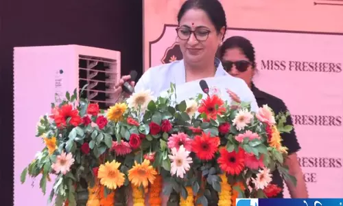 रेखा गुप्ता का छात्राओं को संदेश सुरक्षा के साथ खुद को दें प्राथमिकता रेखा गुप्ता का छात्राओं को संदेश सुरक्षा के साथ खुद को दें प्राथमिकता