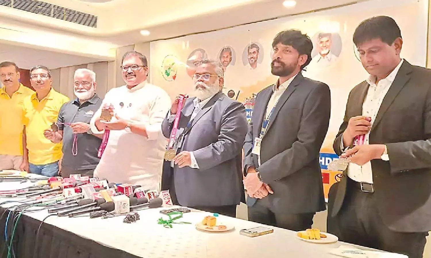 Andhra: स्वच्छता मैराथन में 10,000 धावक हिस्सा लेंगे Andhra: स्वच्छता मैराथन में 10,000 धावक हिस्सा लेंगे