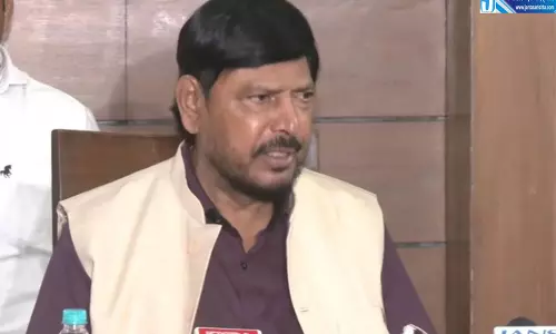 अखिलेश यादव पर रामदास अठावले का तंज, बोले- 2027 से पहले टूट सकता है सपा-कांग्रेस गठबंधन अखिलेश यादव पर रामदास अठावले का तंज, बोले- 2027 से पहले टूट सकता है सपा-कांग्रेस गठबंधन