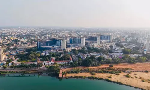 SCB मेडिकल कॉलेज में सिक्योरिटी गार्ड्स की पिटाई का आरोप, इलाज के दौरान व्यक्ति की मौत SCB मेडिकल कॉलेज में सिक्योरिटी गार्ड्स की पिटाई का आरोप, इलाज के दौरान व्यक्ति की मौत