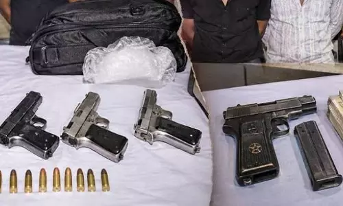 असम: गोलाघाट और कामरूप से 5 पिस्तौल व 13 कारतूस बरामद