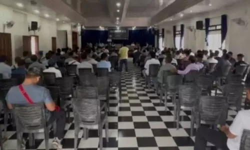 चुराचांदपुर: 10 अक्टूबर तक शव नहीं सौंपे तो आंदोलन की चेतावनी चुराचांदपुर: 10 अक्टूबर तक शव नहीं सौंपे तो आंदोलन की चेतावनी