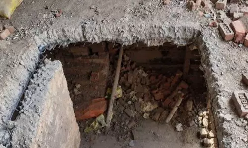 दिल्ली में अवैध निर्माण पर MCD सख्त 36 जगह चला बुलडोजर दिल्ली में अवैध निर्माण पर MCD सख्त 36 जगह चला बुलडोजर