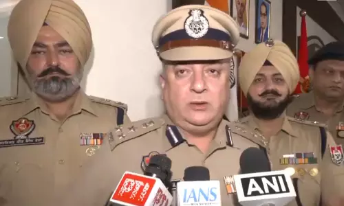 पुलिस का बड़ा एक्शन, 5 गिरफ्तार; 13 पिस्टल और 3.267 किलो हेरोइन बरामद पुलिस का बड़ा एक्शन, 5 गिरफ्तार; 13 पिस्टल और 3.267 किलो हेरोइन बरामद