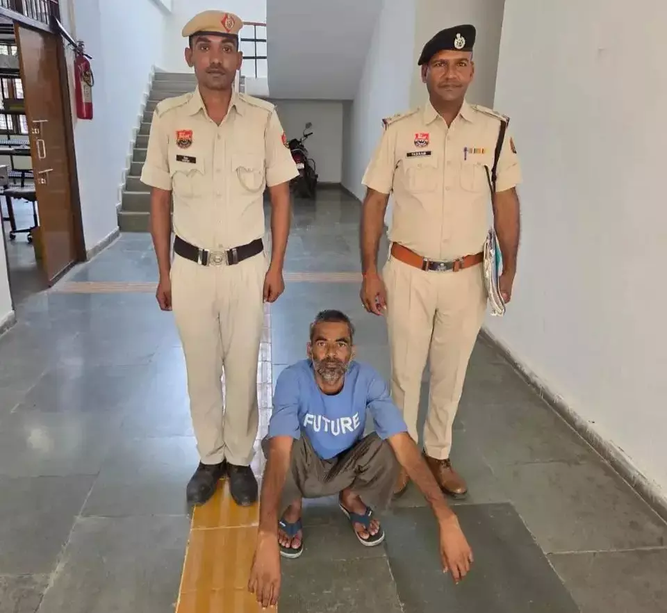 नूंह में साइबर अपराधियों पर पुलिस की बड़ी कार्रवाई, छह गिरफ्तार नूंह में साइबर अपराधियों पर पुलिस की बड़ी कार्रवाई, छह गिरफ्तार