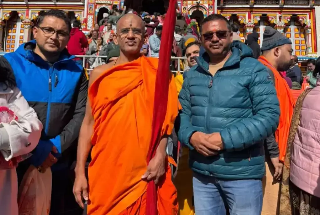 पेजावर पीठाधीश्वर ने बदरीनाथ धाम में किए भगवान के दर्शन पेजावर पीठाधीश्वर ने बदरीनाथ धाम में किए भगवान के दर्शन