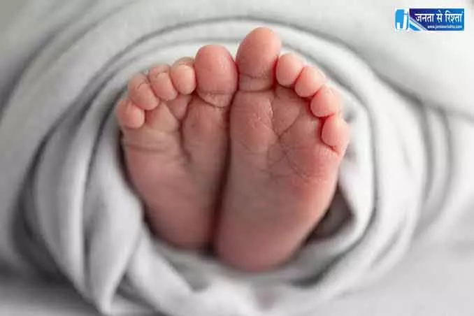 बच्चे को बेचकर खरीदा सोना और स्मार्टफोन, सामने आई चौंकाने वाली कहानी बच्चे को बेचकर खरीदा सोना और स्मार्टफोन, सामने आई चौंकाने वाली कहानी