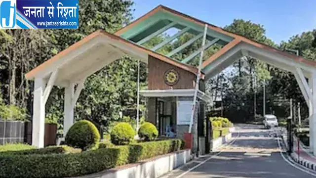 NIT हमीरपुर के हॉस्टल में घुसा युवक, छात्रों के कमरों से चोरी के आरोप में पकड़ा गया NIT हमीरपुर के हॉस्टल में घुसा युवक, छात्रों के कमरों से चोरी के आरोप में पकड़ा गया