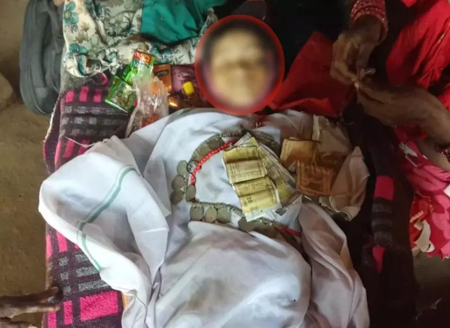 पोटाकेबिन में पहली कक्षा की छात्रा की मौत, अधीक्षिका पर लापरवाही का आरोप पोटाकेबिन में पहली कक्षा की छात्रा की मौत, अधीक्षिका पर लापरवाही का आरोप