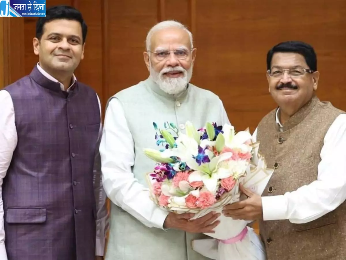 अखिलेश के ‘चौंकाने वाले नाम’ निकले धनराज नथवानी, पिता परिमल नथवानी भी राज्यसभा सांसद अखिलेश के ‘चौंकाने वाले नाम’ निकले धनराज नथवानी, पिता परिमल नथवानी भी राज्यसभा सांसद