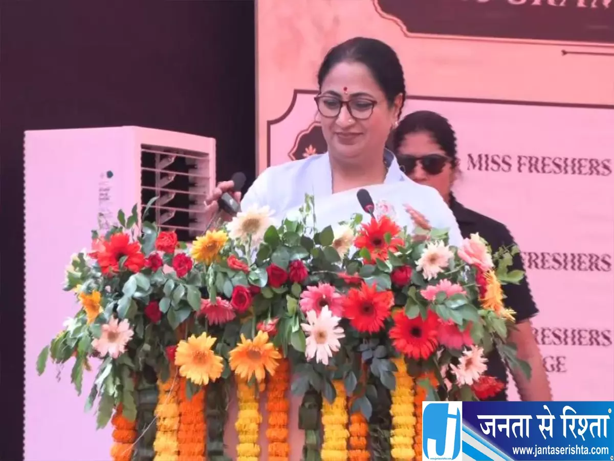 रेखा गुप्ता का छात्राओं को संदेश सुरक्षा के साथ खुद को दें प्राथमिकता रेखा गुप्ता का छात्राओं को संदेश सुरक्षा के साथ खुद को दें प्राथमिकता