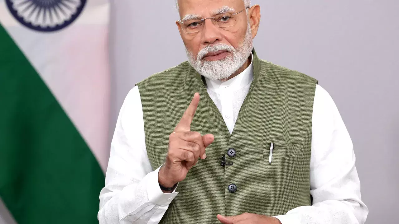 PM मोदी का ऐलान: 900 GW क्षमता की ओर बढ़ी देश की ग्रीन एनर्जी PM मोदी का ऐलान: 900 GW क्षमता की ओर बढ़ी देश की ग्रीन एनर्जी