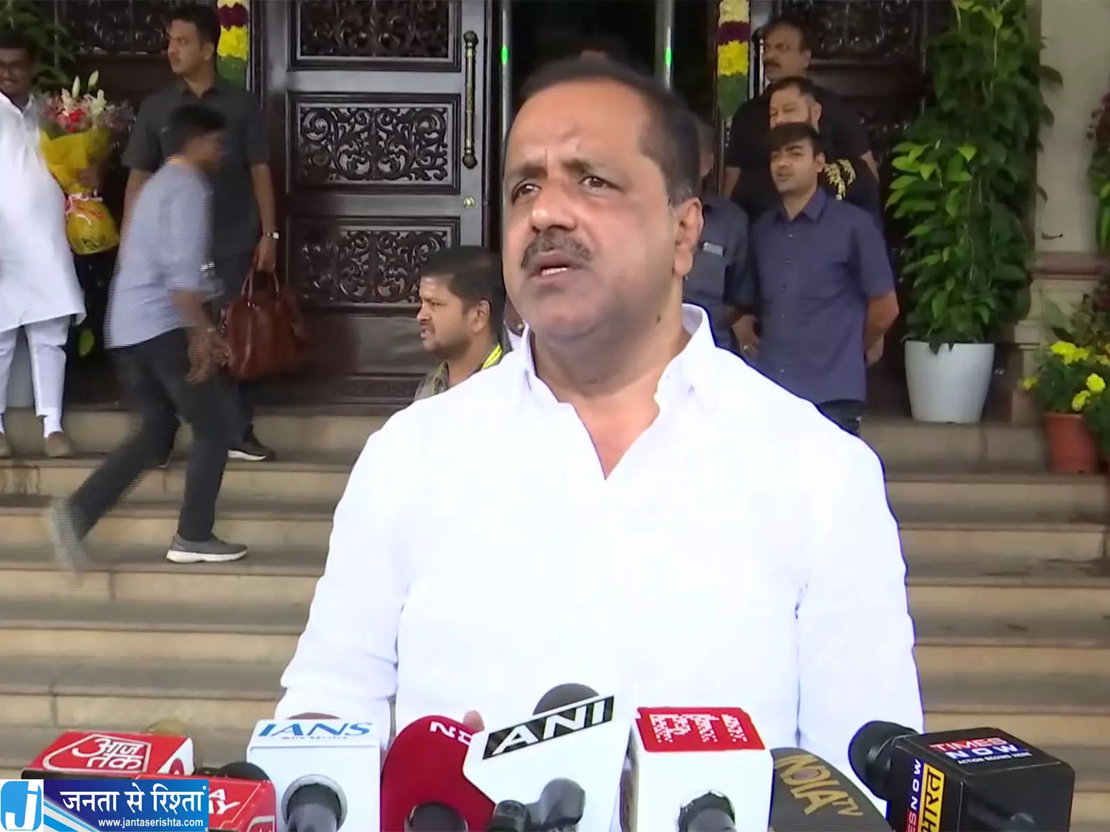 कर्नाटक में पहली बार विधान सौधा की सीढ़ियों पर सजेगा उर्दू हब्बा कर्नाटक में पहली बार विधान सौधा की सीढ़ियों पर सजेगा उर्दू हब्बा