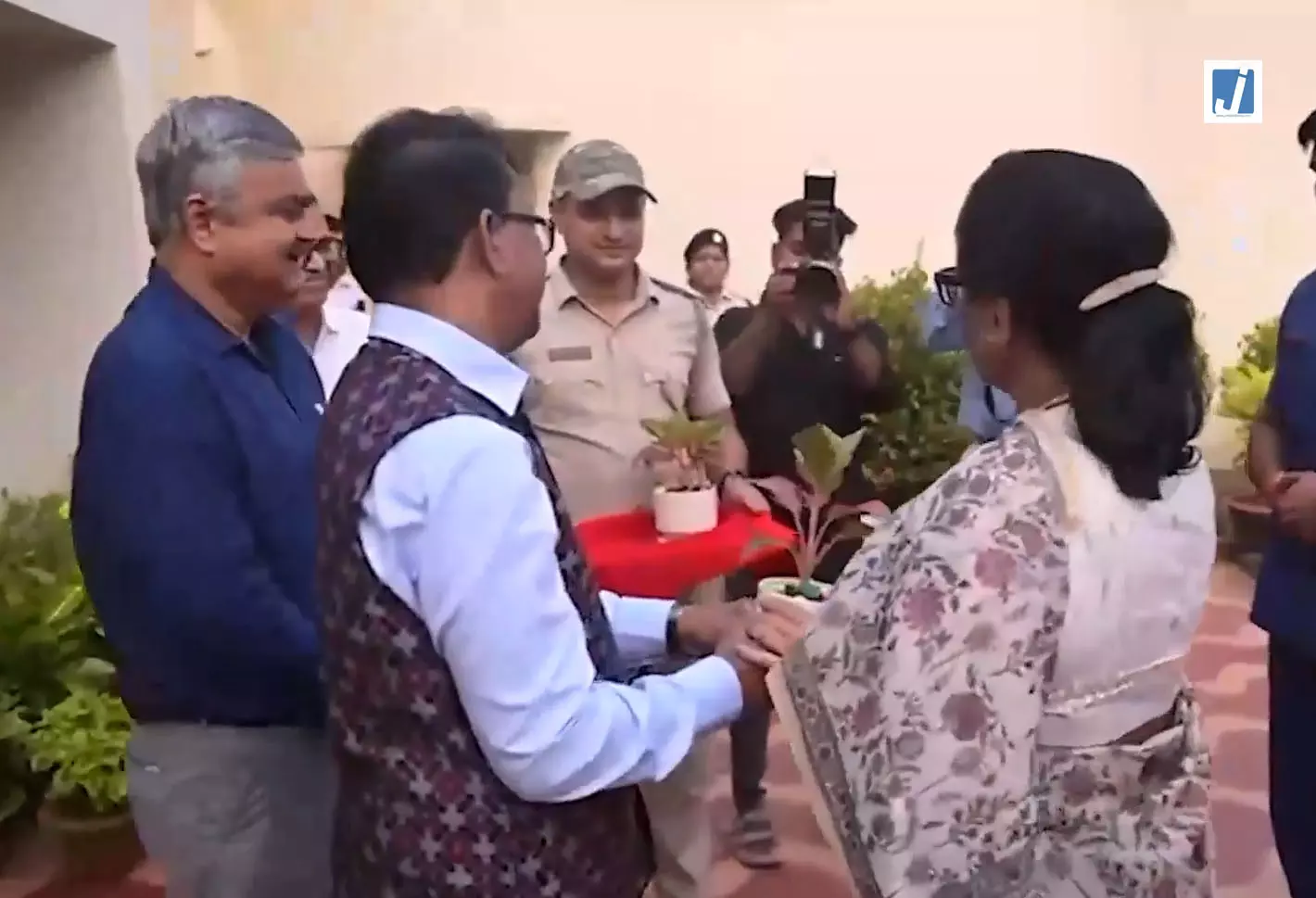 भुवनेश्वर के नंदनकानन में 5 रेस्क्यू किए गए ओरंगुटान का स्वास्थ्य परीक्षण भुवनेश्वर के नंदनकानन में 5 रेस्क्यू किए गए ओरंगुटान का स्वास्थ्य परीक्षण