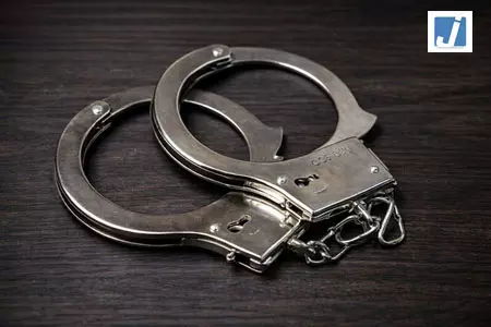 रिश्वतखोरी के जाल में रेलवे इंजीनियर, जयपुर डिस्कॉम सहायक इंजीनियर और लाइनमैन गिरफ्तार रिश्वतखोरी के जाल में रेलवे इंजीनियर, जयपुर डिस्कॉम सहायक इंजीनियर और लाइनमैन गिरफ्तार