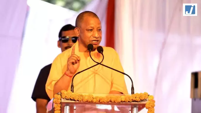 लखनऊ में CM योगी करेंगे ‘संघर्ष’ पुस्तक का विमोचन, पूर्व DGP प्रकाश सिंह हैं लेखक लखनऊ में CM योगी करेंगे ‘संघर्ष’ पुस्तक का विमोचन, पूर्व DGP प्रकाश सिंह हैं लेखक