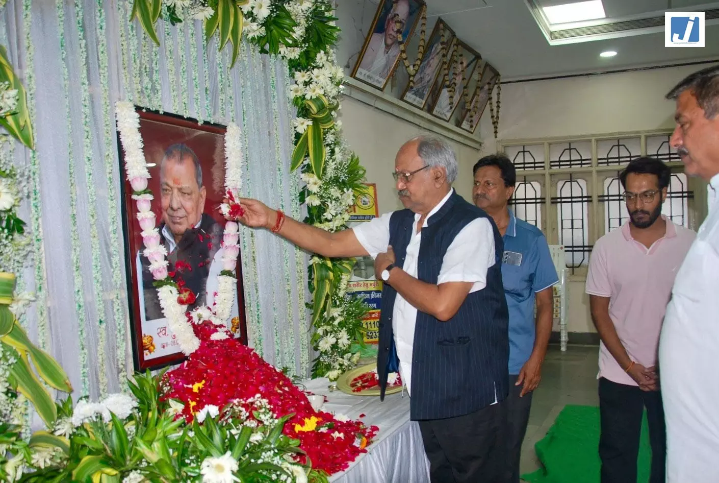 स्वर्गीय पूरनमल अग्रवाल की पगड़ी रस्म में शामिल होकर दी श्रद्धांजलि स्वर्गीय पूरनमल अग्रवाल की पगड़ी रस्म में शामिल होकर दी श्रद्धांजलि