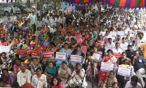 शिक्षकों के विरोध के बाद तेलंगाना सरकार का फैसला बदला