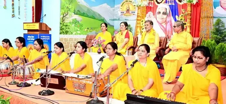माता भगवती देवी की जयंती पर दीपों से सजा श्रद्धा का माहौल माता भगवती देवी की जयंती पर दीपों से सजा श्रद्धा का माहौल