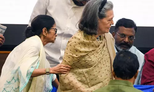 INDIA गठबंधन की प्रेस कॉन्फ्रेंस में सोनिया गांधी की कुर्सी ने खींचा ध्यान INDIA गठबंधन की प्रेस कॉन्फ्रेंस में सोनिया गांधी की कुर्सी ने खींचा ध्यान