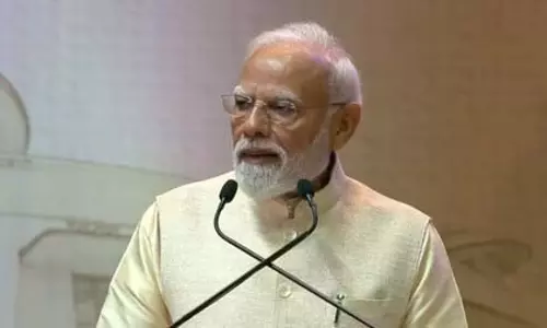 यूपीएससी के 100 साल पूरे होने पर पीएम मोदी ने जारी किया स्मारक डाक टिकट; कैप्टन स्मित का भी किया जिक्र यूपीएससी के 100 साल पूरे होने पर पीएम मोदी ने जारी किया स्मारक डाक टिकट; कैप्टन स्मित का भी किया जिक्र