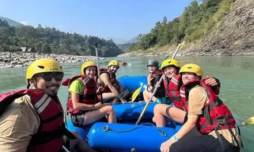 गंगा में फिर शुरू हुई राफ्टिंग, मौसम सुधरते ही कारोबारियों के चेहरे खिले