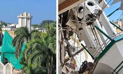 उज्जैन की शाही मस्जिद की मीनार हटाने के दौरान हिस्सा क्षतिग्रस्त उज्जैन की शाही मस्जिद की मीनार हटाने के दौरान हिस्सा क्षतिग्रस्त