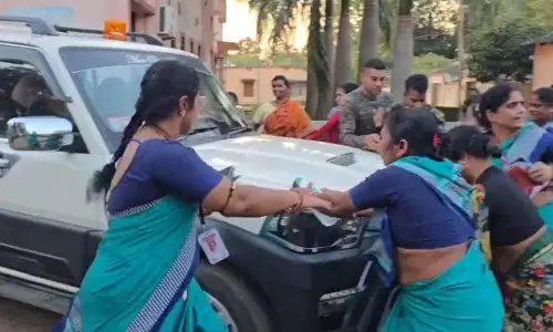 80 साल की बुजुर्ग महिला को जंगल में खींचकर किया दुष्कर्म 80 साल की बुजुर्ग महिला को जंगल में खींचकर किया दुष्कर्म