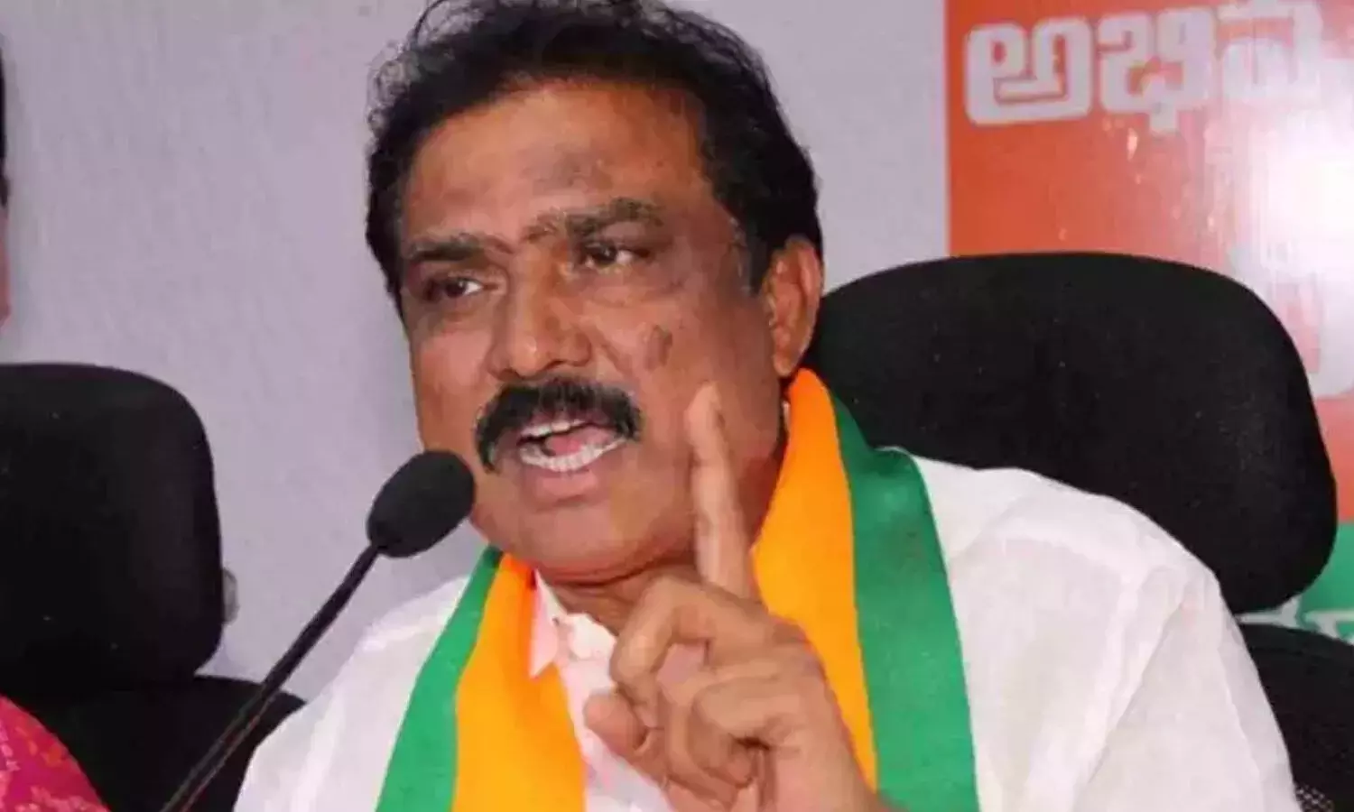Telangana: बीजेपी विधायक ने आदिवासी मुद्दों पर राज्यपाल से हस्तक्षेप की मांग की Telangana: बीजेपी विधायक ने आदिवासी मुद्दों पर राज्यपाल से हस्तक्षेप की मांग की