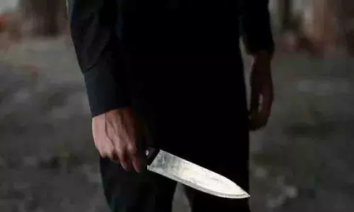 प्रेमिका से बात करने को लेकर विवाद में चाकूबाजी, युवक गंभीर घायल प्रेमिका से बात करने को लेकर विवाद में चाकूबाजी, युवक गंभीर घायल