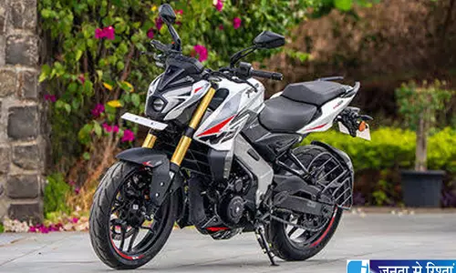 Pulsar NS400Z में जुड़ा Google Maps फीचर जानें नई कीमत