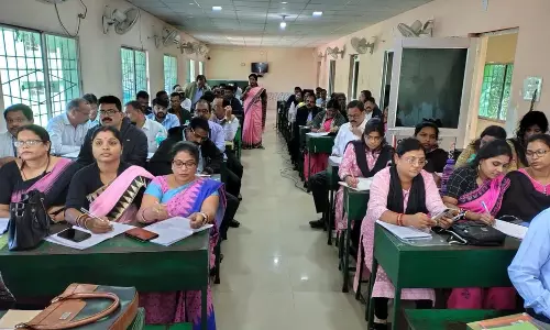 ओडिशा में जूनियर टीचर्स की सेवाएं नियमित, 1 जनवरी 2026 से मिलेगा असिस्टेंट टीचर का दर्जा ओडिशा में जूनियर टीचर्स की सेवाएं नियमित, 1 जनवरी 2026 से मिलेगा असिस्टेंट टीचर का दर्जा