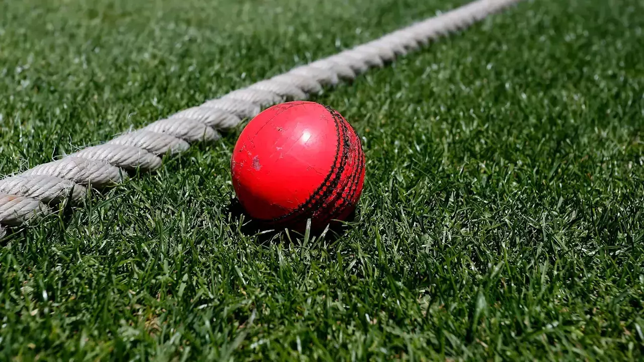 ICC के नए नियम: डे-टेस्ट में पिंक बॉल और स्लो ओवर पर पेनल्टी