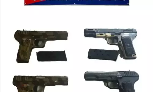 गुरदासपुर पुलिस की बड़ी कार्रवाई, सात आधुनिक पिस्तौलें बरामद गुरदासपुर पुलिस की बड़ी कार्रवाई, सात आधुनिक पिस्तौलें बरामद
