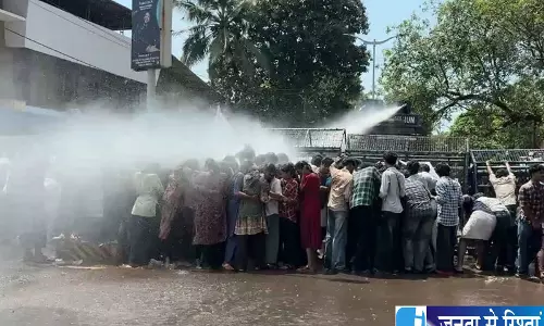 तिरुवनंतपुरम में यूथ कांग्रेस और SFI आमने सामने