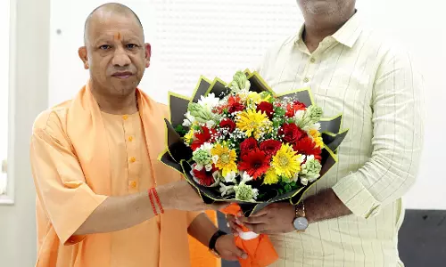 सीएम योगी से नौतनवां विधायक ऋषि त्रिपाठी ने की शिष्टाचार भेंट