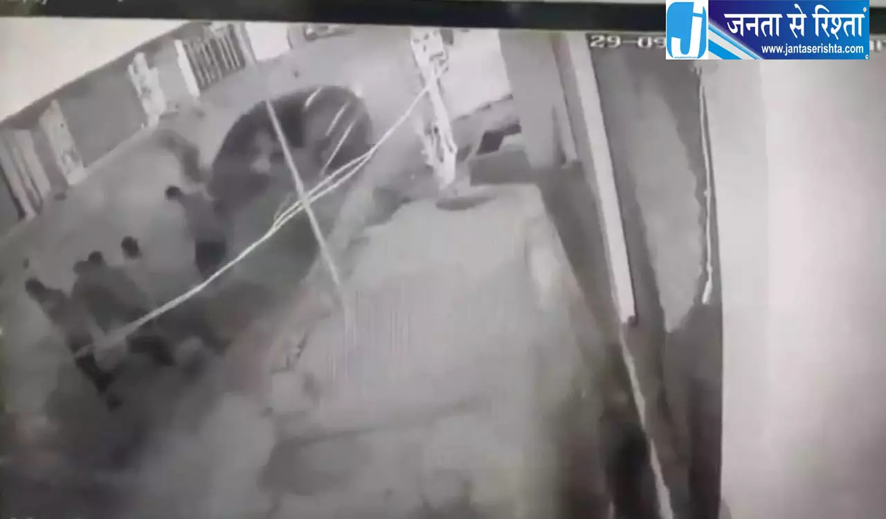 हैदराबाद में तेज रफ्तार कार का कहर, 8 मजदूर घायल हैदराबाद में तेज रफ्तार कार का कहर, 8 मजदूर घायल