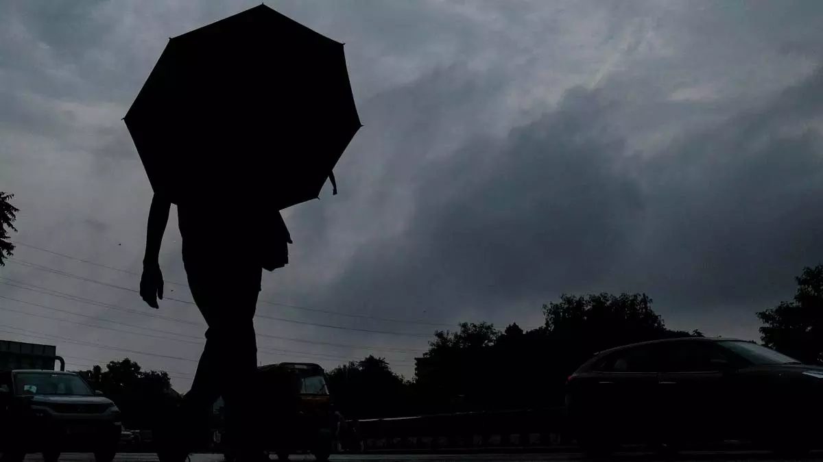छत्तीसगढ़ में विदाई की राह पर मानसून...ताबड़तोड़ बारिश के बाद अब मौसम का रुख पूरी तरह बदला छत्तीसगढ़ में विदाई की राह पर मानसून...ताबड़तोड़ बारिश के बाद अब मौसम का रुख पूरी तरह बदला