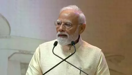 यूपीएससी के 100 साल पूरे होने पर पीएम मोदी ने जारी किया स्मारक डाक टिकट; कैप्टन स्मित का भी किया जिक्र यूपीएससी के 100 साल पूरे होने पर पीएम मोदी ने जारी किया स्मारक डाक टिकट; कैप्टन स्मित का भी किया जिक्र