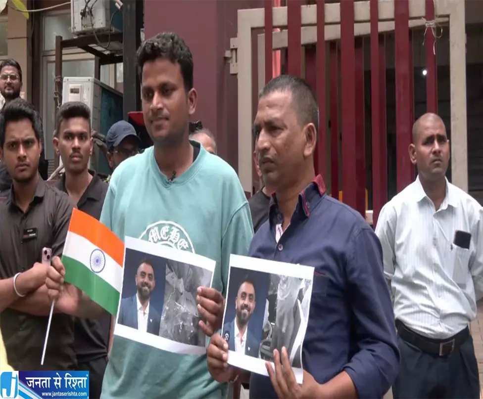 कैप्टन स्मित मच्छार के सम्मान में मुंबई में जश्न कैप्टन स्मित मच्छार के सम्मान में मुंबई में जश्न