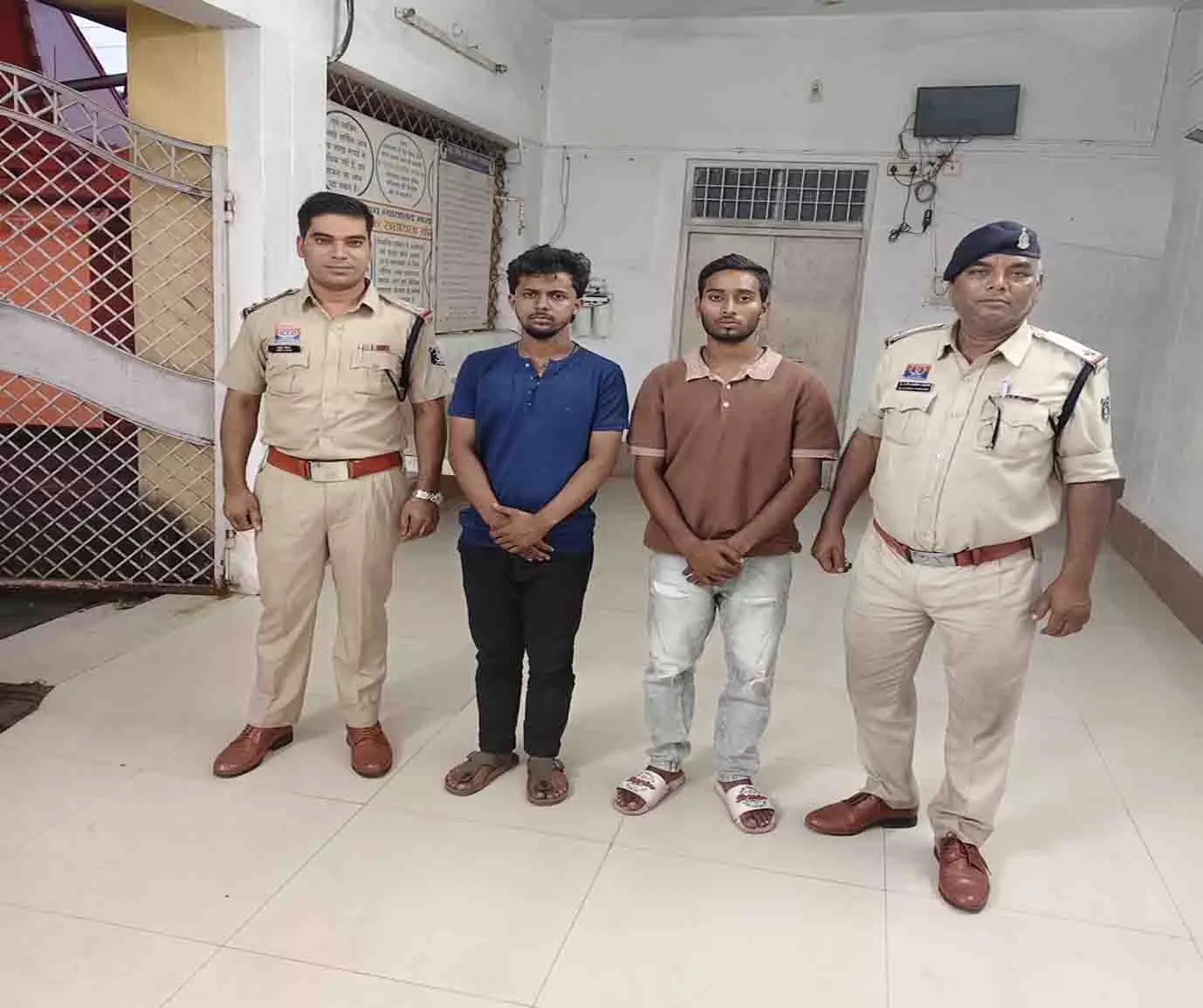 CG BREAKING: 176 साइबर अपराधों का मास्टरमाइंड गिरफ्तार CG BREAKING: 176 साइबर अपराधों का मास्टरमाइंड गिरफ्तार