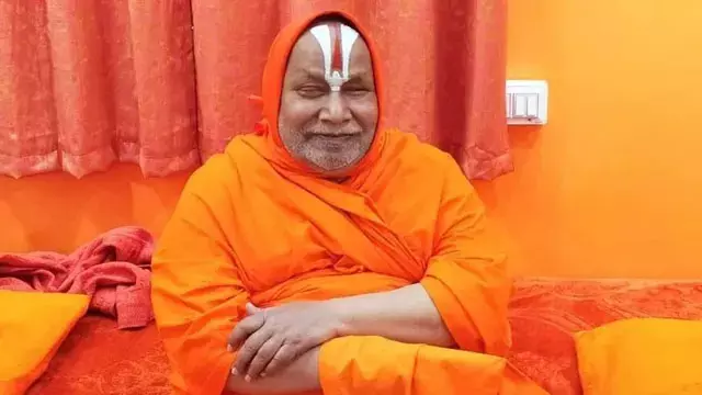 स्वामी रामभद्राचार्य के खिलाफ परिवाद दाखिल, अदालत ने नोटिस जारी कर मांगा जवाब स्वामी रामभद्राचार्य के खिलाफ परिवाद दाखिल, अदालत ने नोटिस जारी कर मांगा जवाब