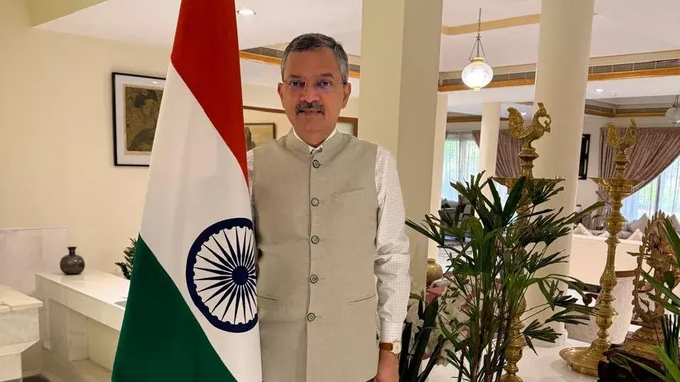 कैप्टन स्मित के परिवार से मिले भारतीय राजदूत, मदद का भरोसा कैप्टन स्मित के परिवार से मिले भारतीय राजदूत, मदद का भरोसा