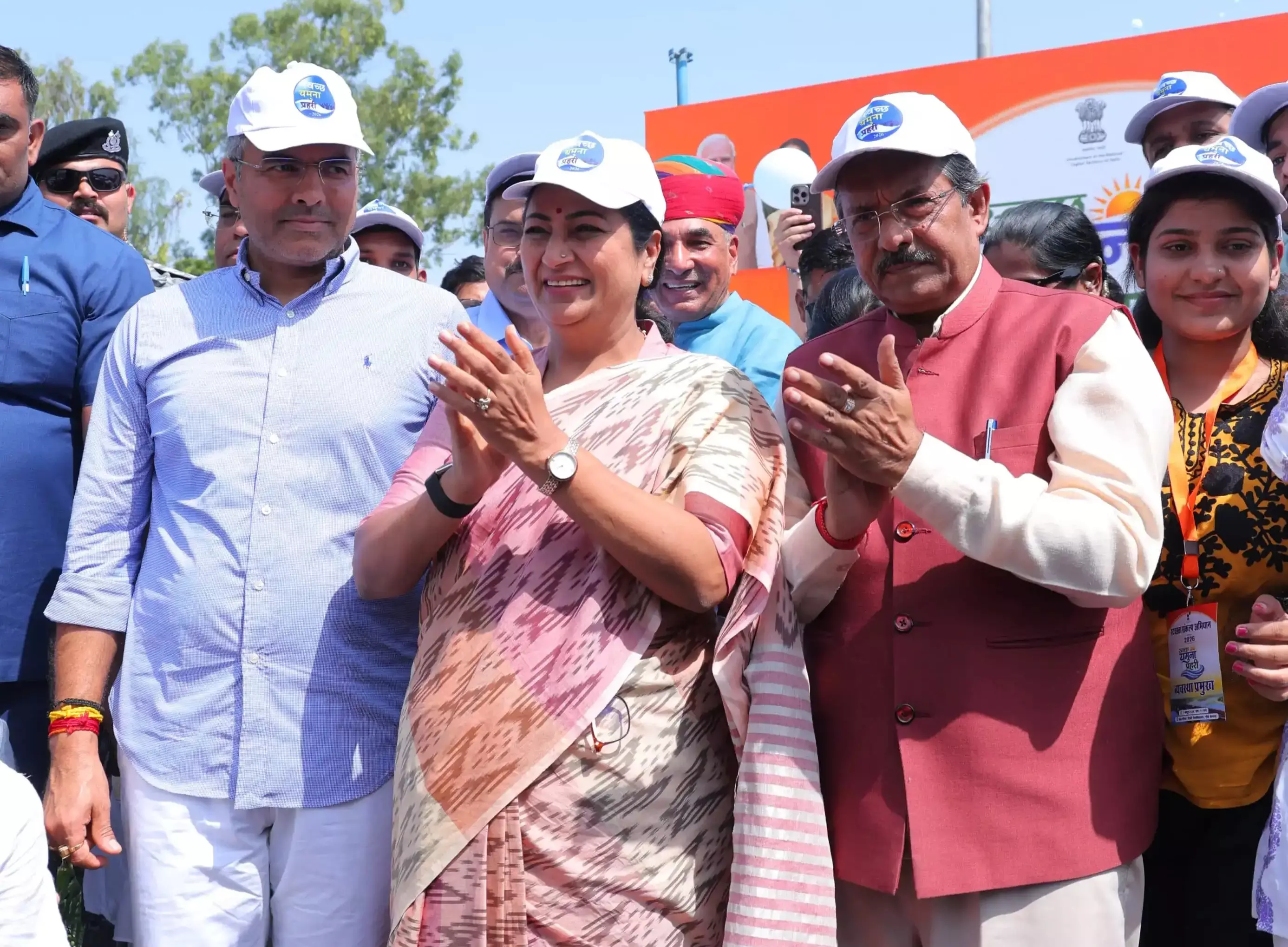 दिल्ली के 256 मंडलों में भाजपा ने चलाया व्यापक सफाई अभियान दिल्ली के 256 मंडलों में भाजपा ने चलाया व्यापक सफाई अभियान
