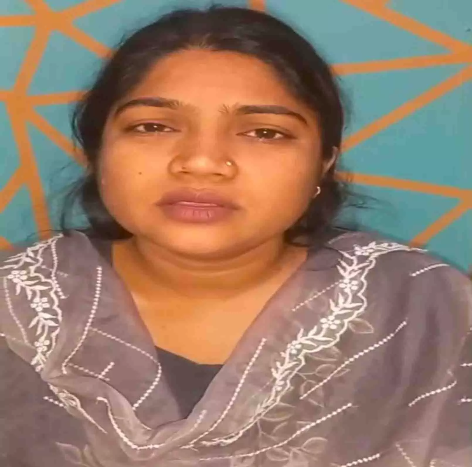 दिव्यांग सहायता योजना से संकट की घड़ी में मिला संबल, बच्चों का भविष्य संवारने में जुटीं रोशनी दिव्यांग सहायता योजना से संकट की घड़ी में मिला संबल, बच्चों का भविष्य संवारने में जुटीं रोशनी
