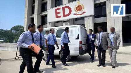 ईडी की कार्रवाई, पूर्व सरकारी कर्मचारी और पत्नी की 1.64 करोड़ की संपत्ति जब्त ईडी की कार्रवाई, पूर्व सरकारी कर्मचारी और पत्नी की 1.64 करोड़ की संपत्ति जब्त