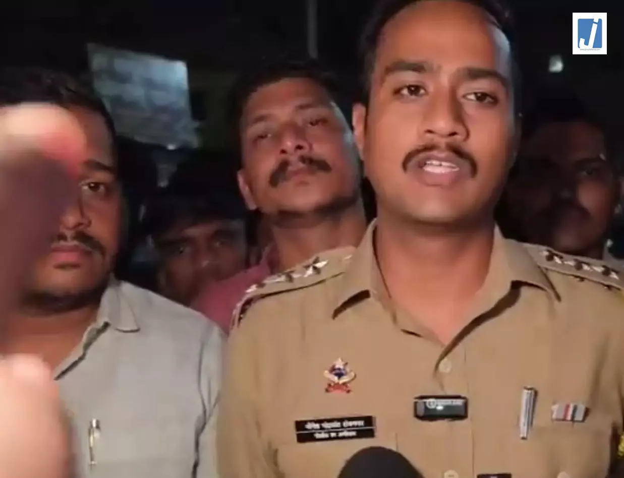 8 छात्रों की मौत के बाद कानूनी प्रक्रिया जारी, ACP बोले- प्रशासन को हर संभव मदद देंगे 8 छात्रों की मौत के बाद कानूनी प्रक्रिया जारी, ACP बोले- प्रशासन को हर संभव मदद देंगे