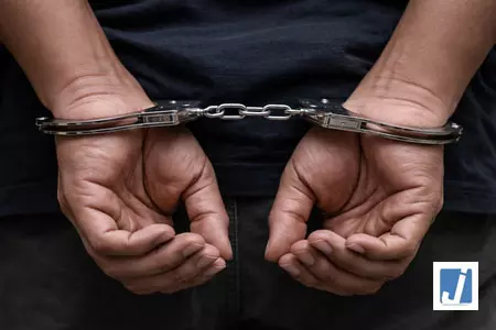 तृणमूल नेता के बहनोई समेत चार लोग नौकरी दिलाने के झूठे वादे के मामले में गिरफ्तार तृणमूल नेता के बहनोई समेत चार लोग नौकरी दिलाने के झूठे वादे के मामले में गिरफ्तार