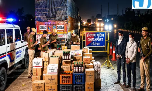 सोनीपत में शराब तस्करी का भंडाफोड़, बड़ी खेप के साथ दो आरोपी दबोचे सोनीपत में शराब तस्करी का भंडाफोड़, बड़ी खेप के साथ दो आरोपी दबोचे